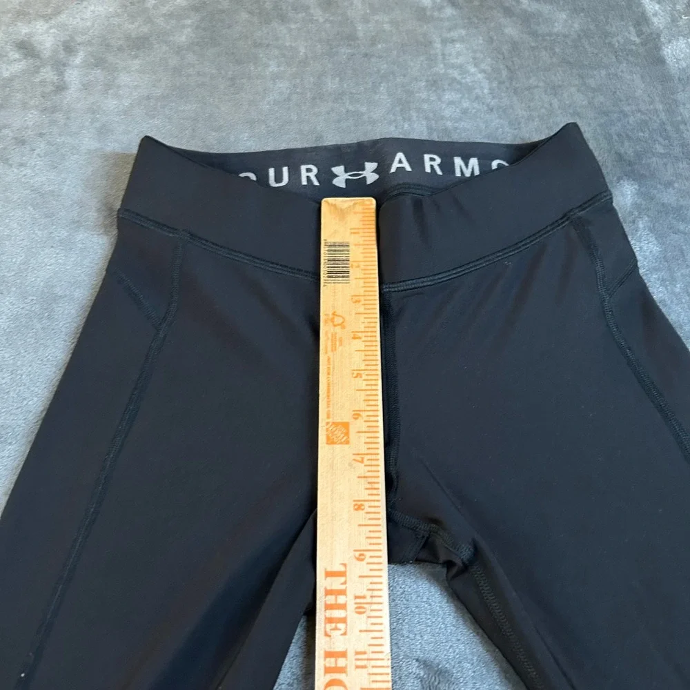 Under Armour Black Leggings‎ Athletic Workout Running Capri Womens 26x22